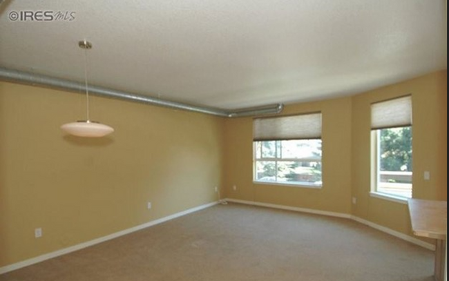 Building Photo - Modern 3 Bed/2.5 Bath Condo Available Augu...