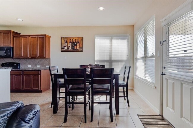 Building Photo - 18311 Red Oak Manor Ln