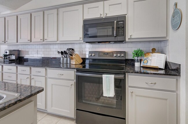 Building Photo - 8271 Branston Dr