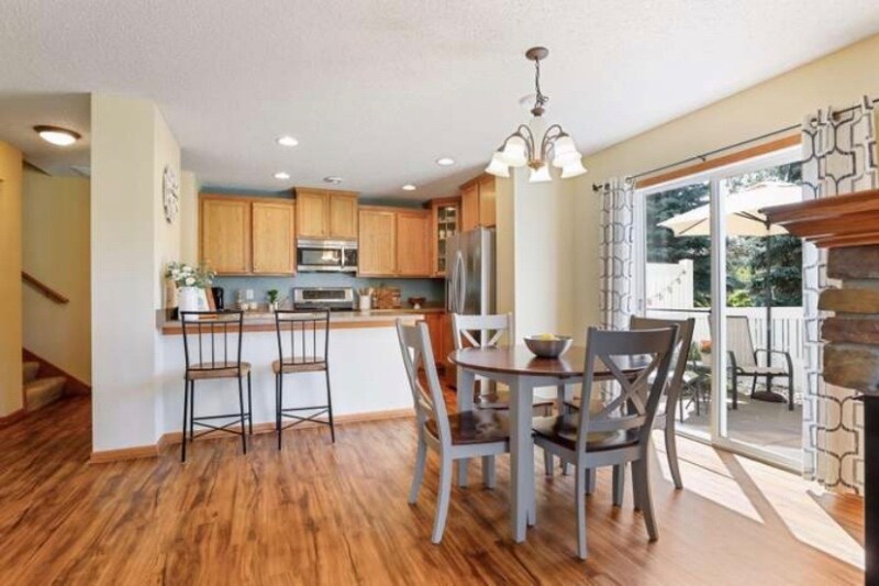 Building Photo - 3239 Oak View Dr