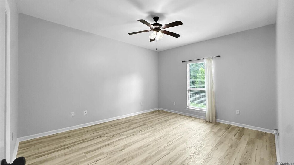 Building Photo - 10816 Field Pointe Dr