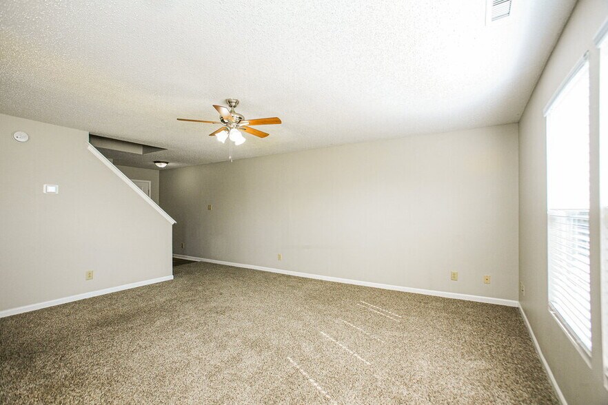 Building Photo - 3115 Black Forest Ln