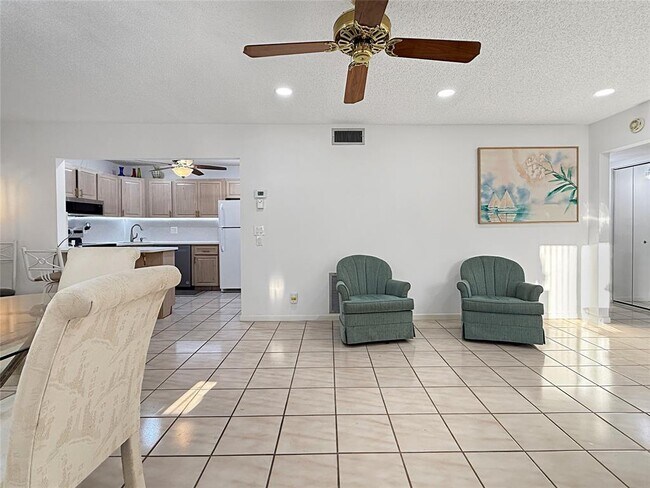 Building Photo - 301 Knotty Pine Cir