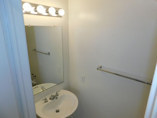 Building Photo - Beautiful 3 BD + Loft 2.5 BA Two Story SFR, close to The Marketplace!