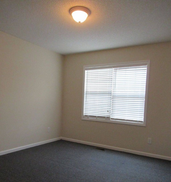 Building Photo - 3959 Sterling Pointe Dr