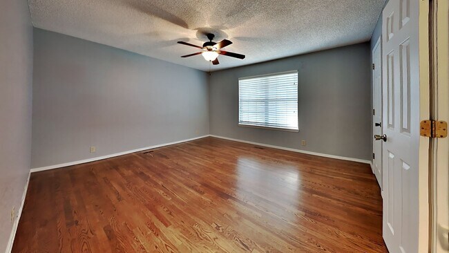 Building Photo - Start your new year in this charming 3 bedroom, 2 bath home located in the heart of Tulsa.