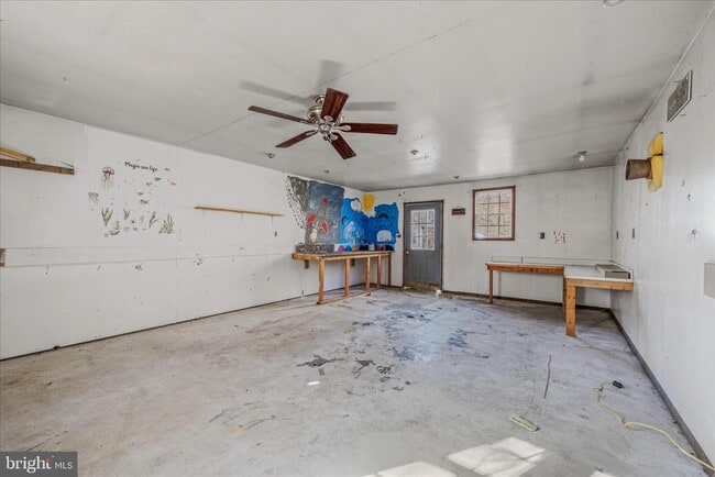 Building Photo - 438 Gloyd Ln