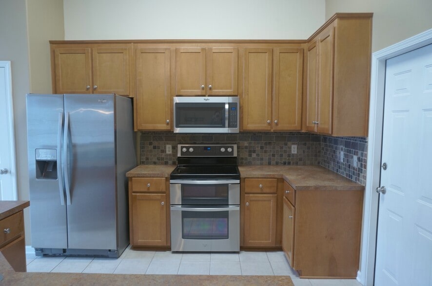Kitchen - 123 Somersby Blvd