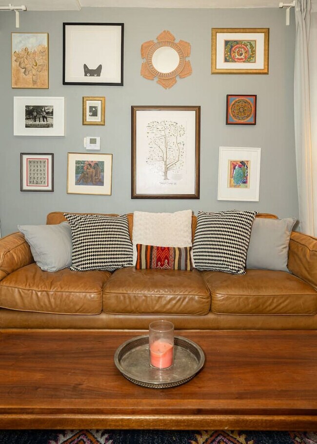 Building Photo - 3935 Oak Park Pl