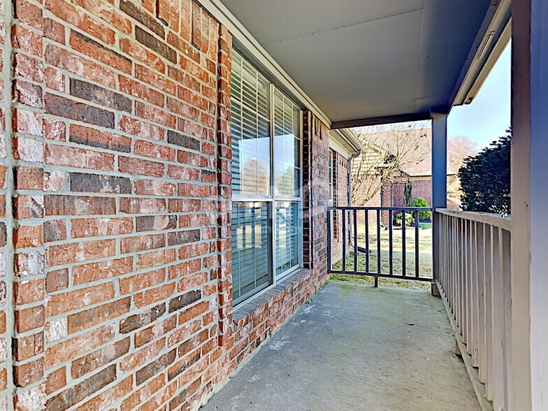 Building Photo - 11215 Wolf Woods Dr