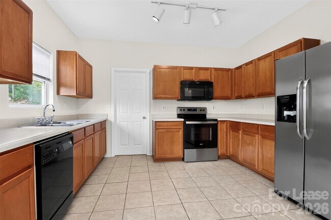 Building Photo - 9107 Newfield St