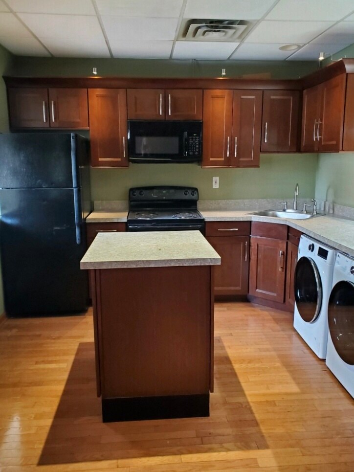 Building Photo - 35 N Saginaw St