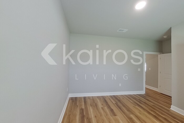 Building Photo - 13766 Willowmore Dr