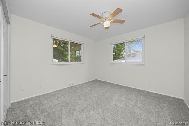 Building Photo - 6695 Lahser Rd