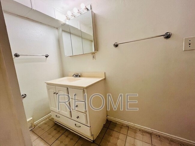 Building Photo - 4270 S 2300 E