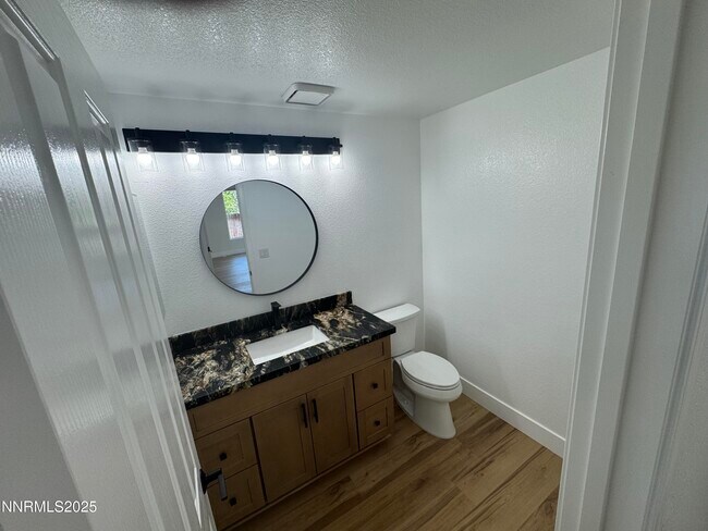 Building Photo - 1665 Southview Dr