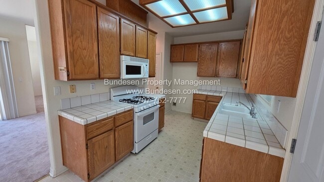 Building Photo - 1908 Alpine Ct