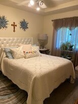 Building Photo - 1138 Grandview Ave