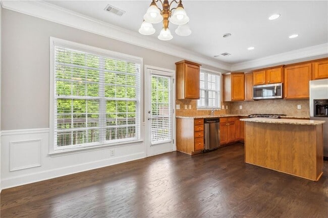 Building Photo - 2252 Limehurst Dr