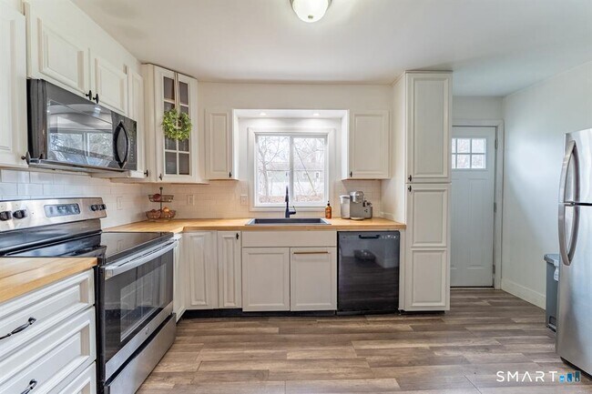 Building Photo - 387 CT-169