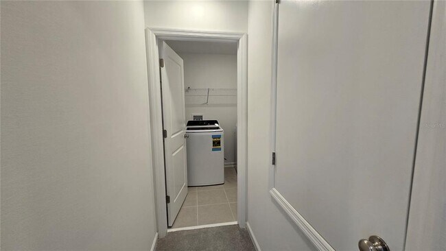 Building Photo - 3363 Alexander Dr