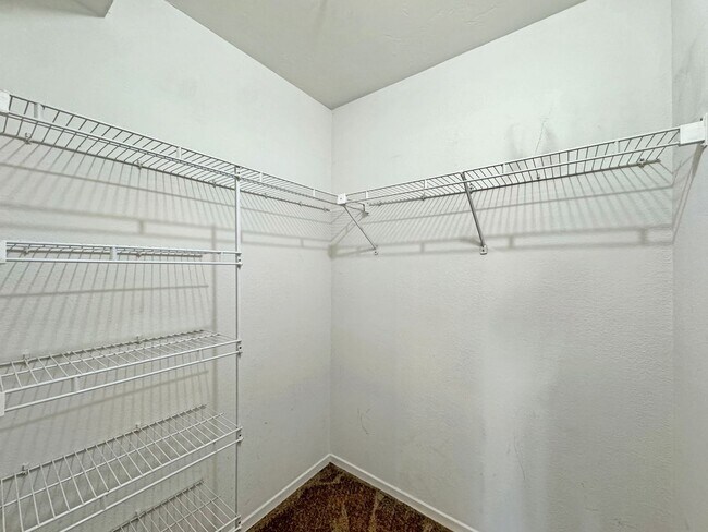 Building Photo - Beautiful 2B/2BA Condo in UTC!