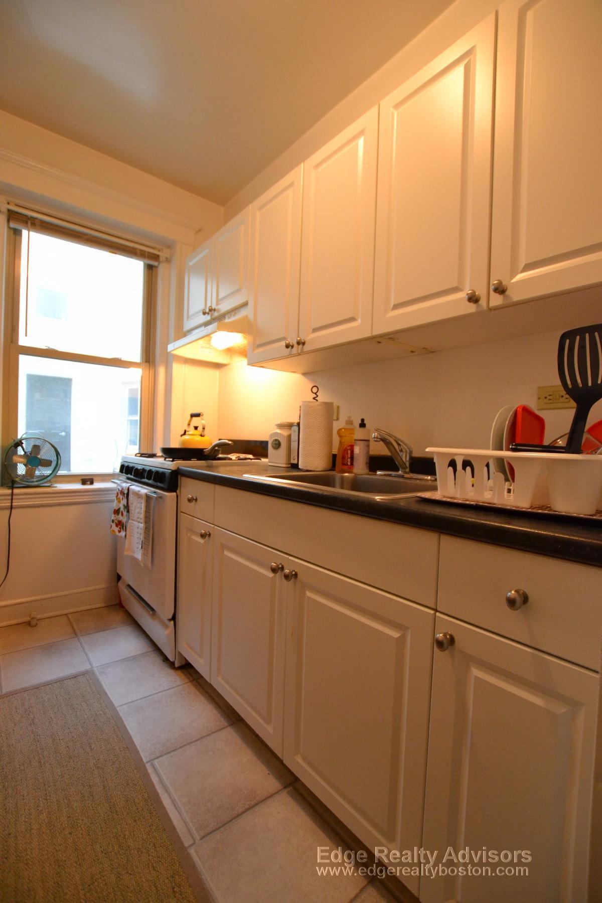 Building Photo - 130 Brainerd Rd