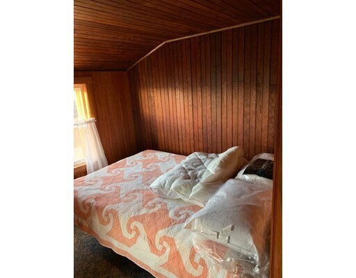 Building Photo - 10 Cove St