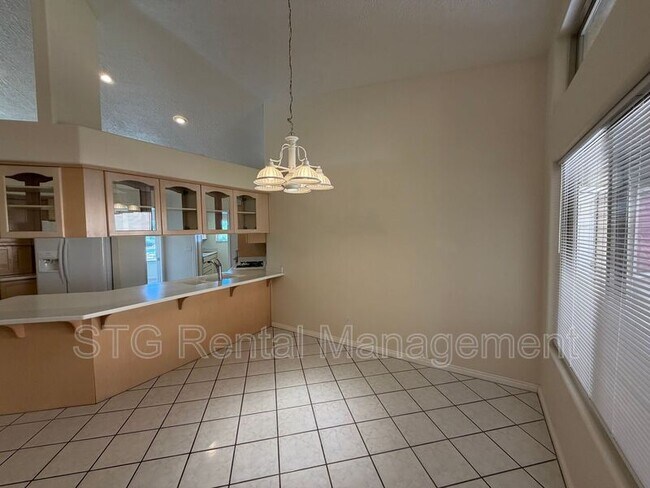 Building Photo - 3182 S Bloomington Dr W