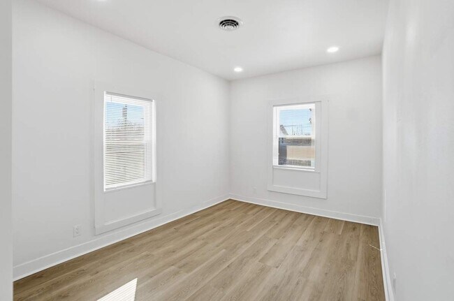 Building Photo - 630 Ewing Ave