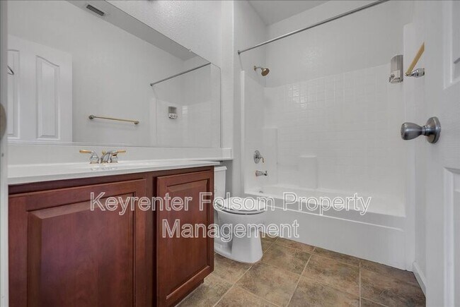 Building Photo - 2901 Esplanade Cir
