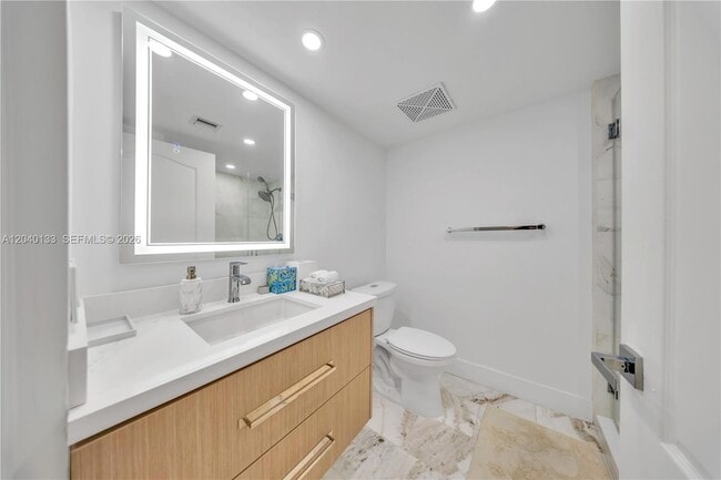 Building Photo - 2101 Brickell Ave