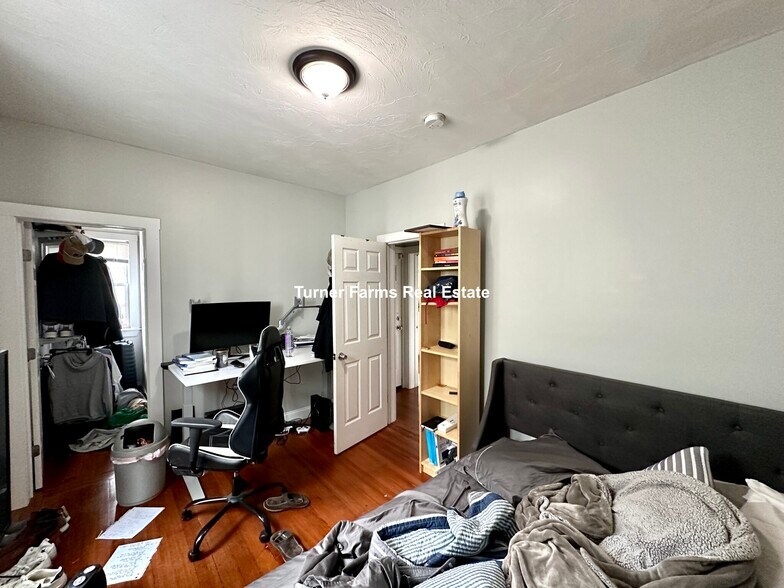 Building Photo - 1085 Dorchester Ave