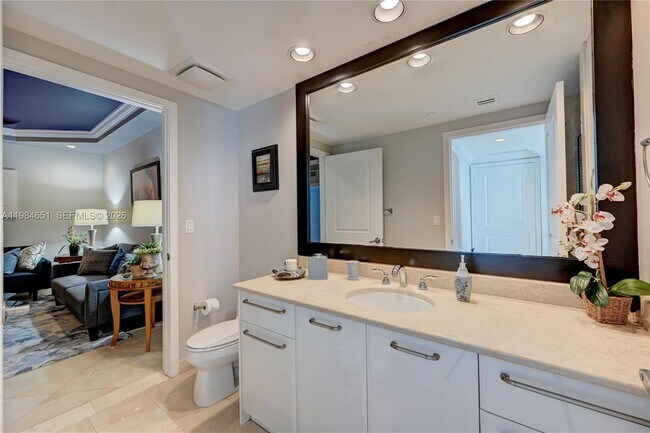 Building Photo - 3101 S Ocean Dr