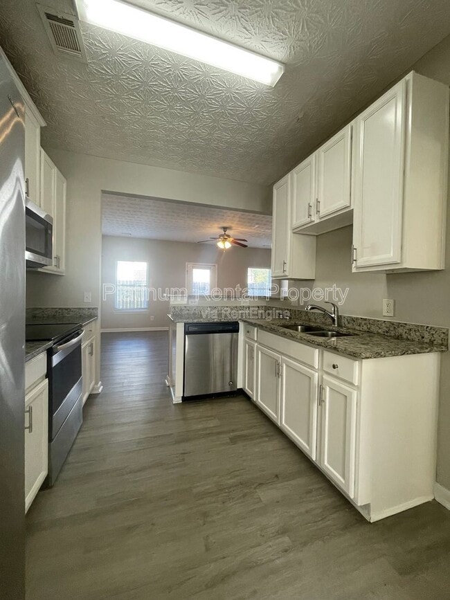 Building Photo - 2355 Bigwood Trail