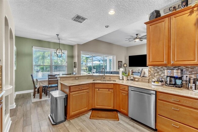Building Photo - 9957 Oak Quarry Dr