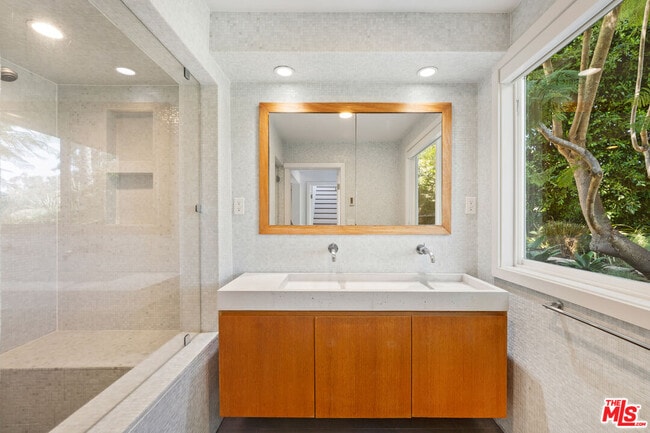 Building Photo - 6644 Wildlife Rd