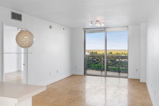 Building Photo - 2641 N Flamingo Rd