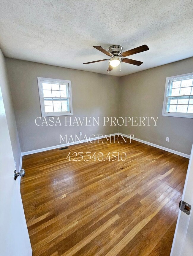 Building Photo - Coming Soon! 4 Bed | 1.5 Bath Home in Prim...