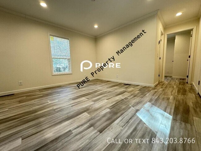 Building Photo - Mt Pleasant Homes GREAT LOCATION!!!!