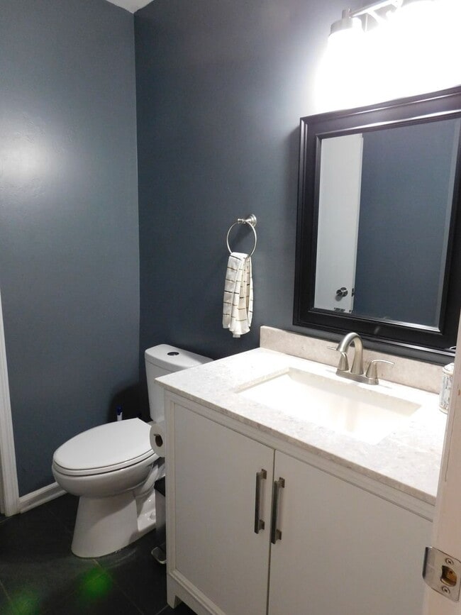 Building Photo - 842 Halifax Cir