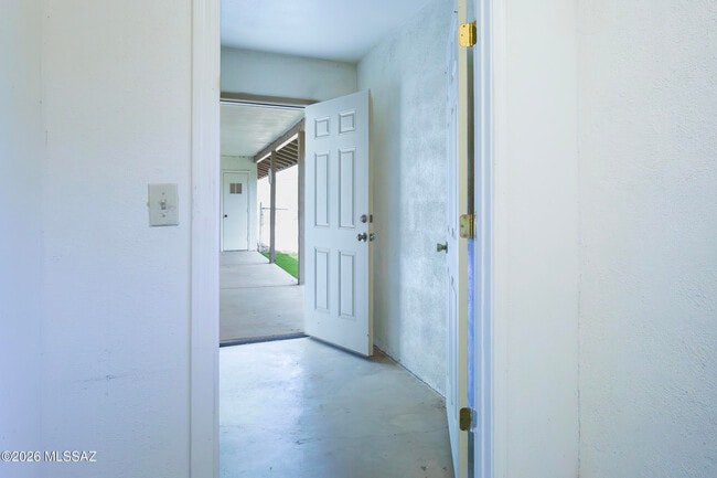 Building Photo - 1081 Paseo Freno