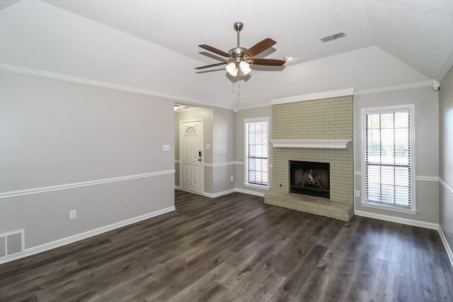Building Photo - 4142 Hidden Fern Ln N
