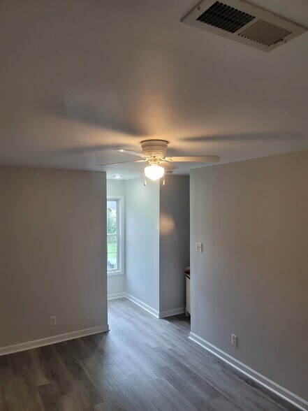 Building Photo - 5459 Old Thomasville Rd
