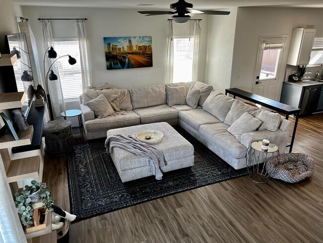 Building Photo - 10629 Sunday Dr