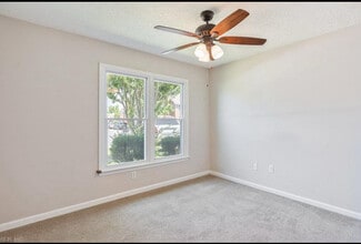 Building Photo - 529 Brisa Dr