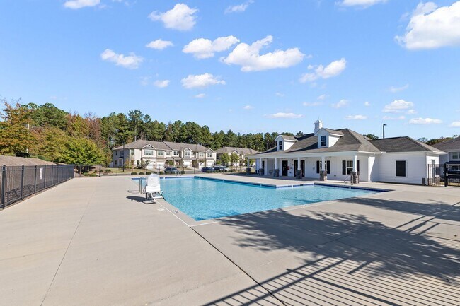 Building Photo - **Spacious 3/2.5 Townhome in Durham**