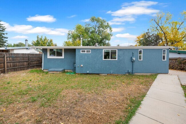Building Photo - Adorable updated 2bdrm rancher