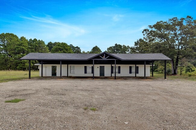 Building Photo - 19470 U.S. Hwy 69 N