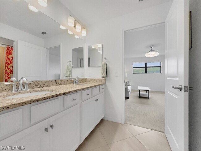 Building Photo - 3319 Menores Wy